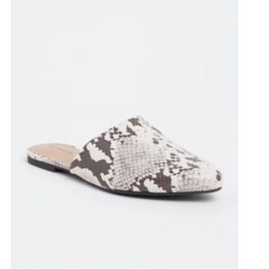 💚🟢Snake Skin Torrid Mule